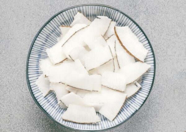 Khopra Giri Sliced
